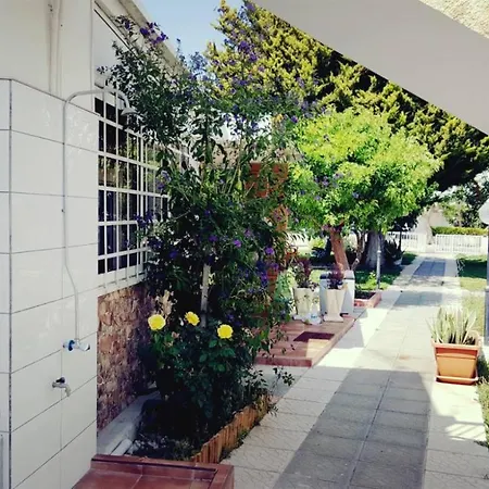 2 Bedroom Ground Floor Apt, 5 Minutes Walk From The Paralimni