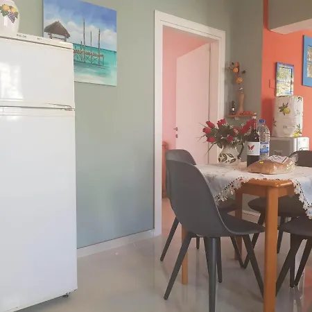 2 Bedroom Ground Floor Apt, 5 Minutes Walk From The Apartment Paralimni